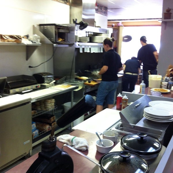6/9/2013にMichael W.がOmelette &amp; Waffle Caféで撮った写真