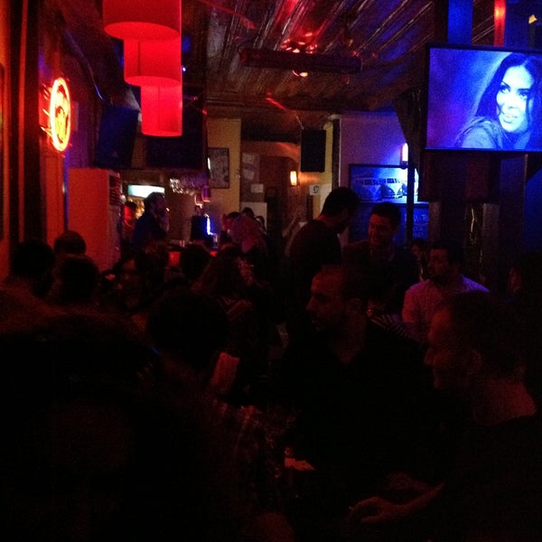 4/20/2013 tarihinde Pinar B.ziyaretçi tarafından Vosvos Cafe&#39;Bar'de çekilen fotoğraf