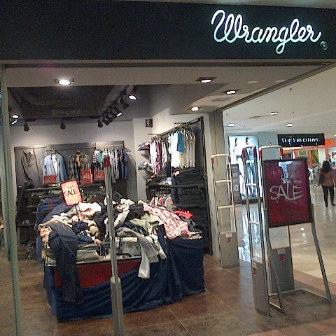 wrangler clothing store near me