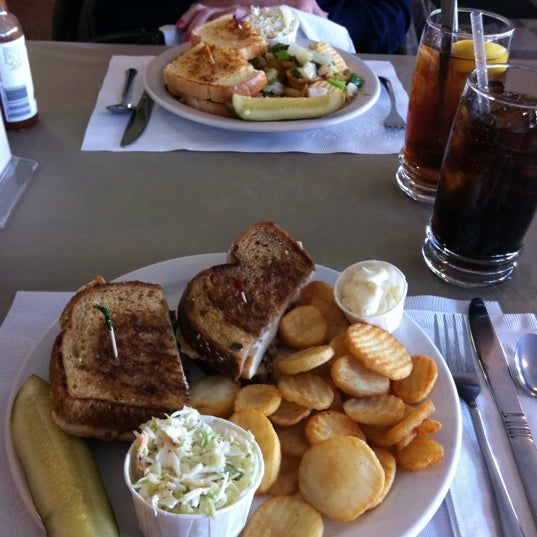 Photo taken at Good Neighbor Restaurant by Joan B. on 1/16/2013