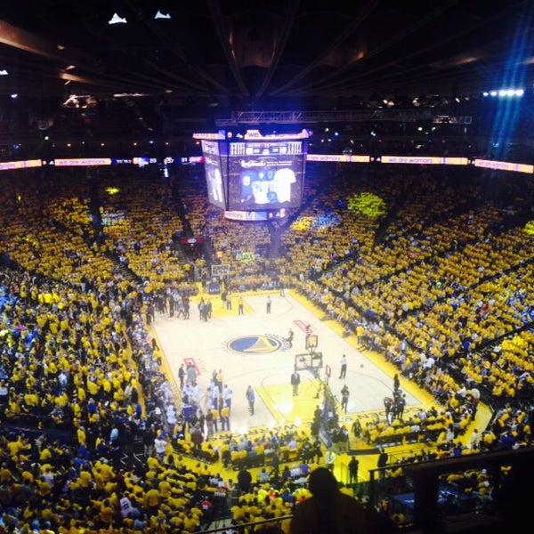 6/5/2015 tarihinde Sergio M.ziyaretçi tarafından Oakland Arena'de çekilen fotoğraf