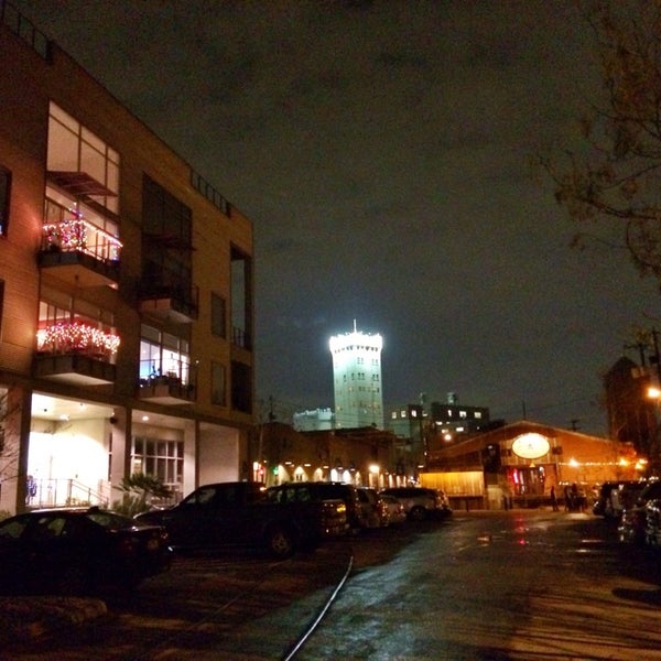 12/28/2013にkazimがBlue Star Arts Complexで撮った写真