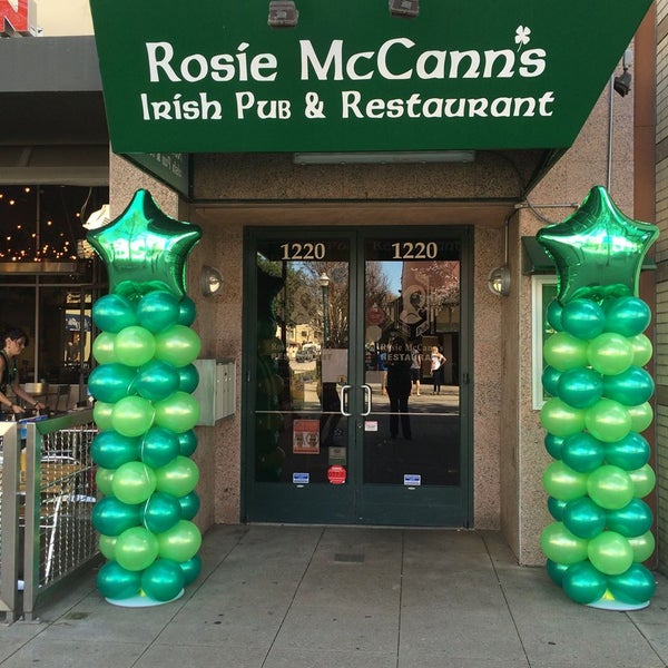 9/24/2016 tarihinde Rosie McCann&#39;s Irish Pub &amp; Restaurantziyaretçi tarafından Rosie McCann&#39;s Irish Pub &amp; Restaurant'de çekilen fotoğraf