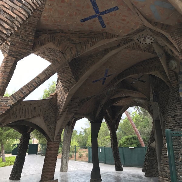 8/1/2017 tarihinde Myrthe B.ziyaretçi tarafından Cripta Gaudí'de çekilen fotoğraf