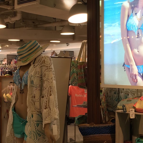 三愛水着楽園 Clothing Store In 有楽町 三愛水着楽園 Clothing Store In 有楽町