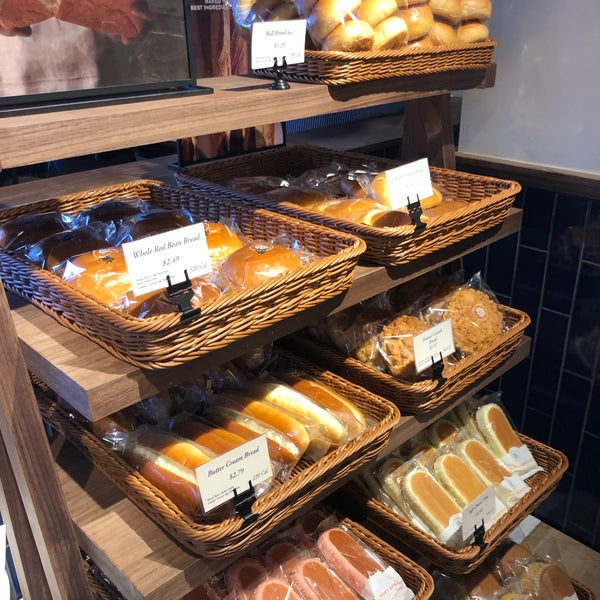 Photo taken at Paris Baguette by MH . on 6/26/2019