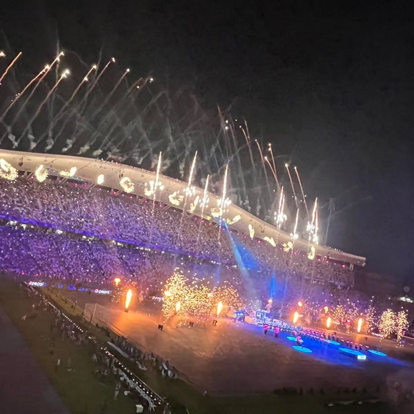 รูปภาพถ่ายที่ Atatürk Olimpiyat Stadyumu โดย インド料理ラニ เมื่อ 6/11/2023