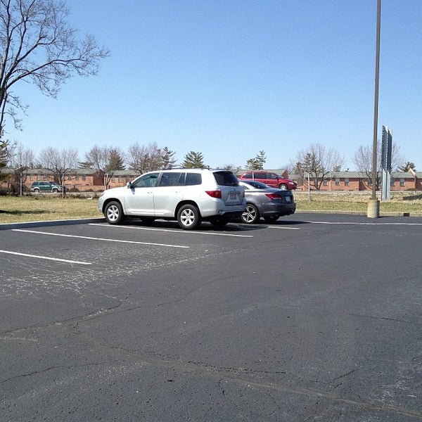 dsw mason montgomery road