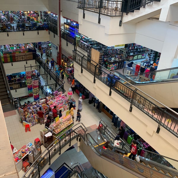 Das Foto wurde bei Pasar Baru Trade Center von Rasyid M. am 12/17/2018 aufgenommen