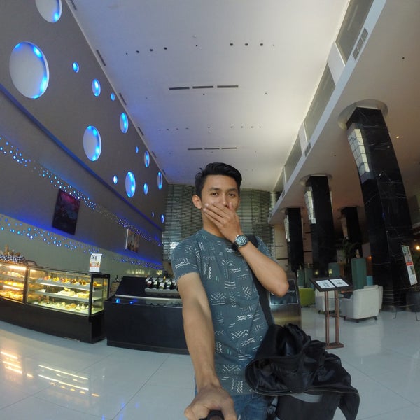 Photo taken at Swiss-Belhotel Mangga Besar by Rasyid M. on 11/30/2015