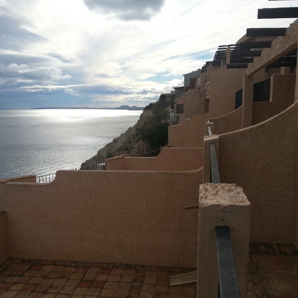 Das Foto wurde bei Pueblo Acantilado Suites von Dorota G. am 2/2/2014 aufgenommen