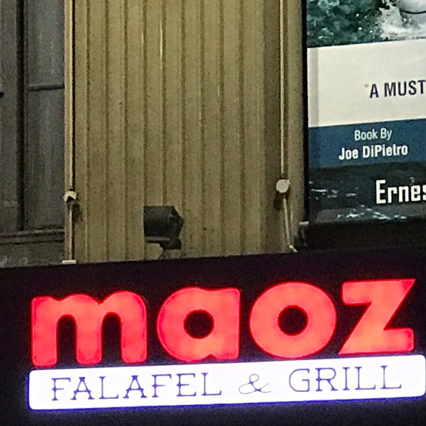 Photo prise au Maoz Falafel &amp; Grill par Jesse R. le5/17/2017