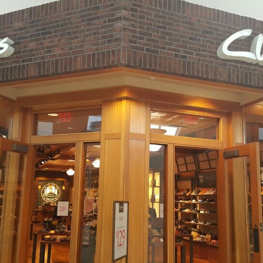 clarks shoes international mall