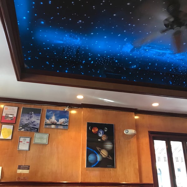 6/26/2017 tarihinde Jesse R.ziyaretçi tarafından Galaxy Diner'de çekilen fotoğraf