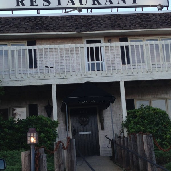 8/2/2013 tarihinde Anthony P.ziyaretçi tarafından Montano&#39;s Restaurant'de çekilen fotoğraf