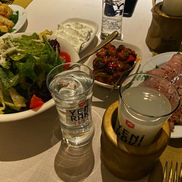 Foto diambil di Buruciye Otel &amp; Restaurant oleh Serkan K. pada 2/1/2022