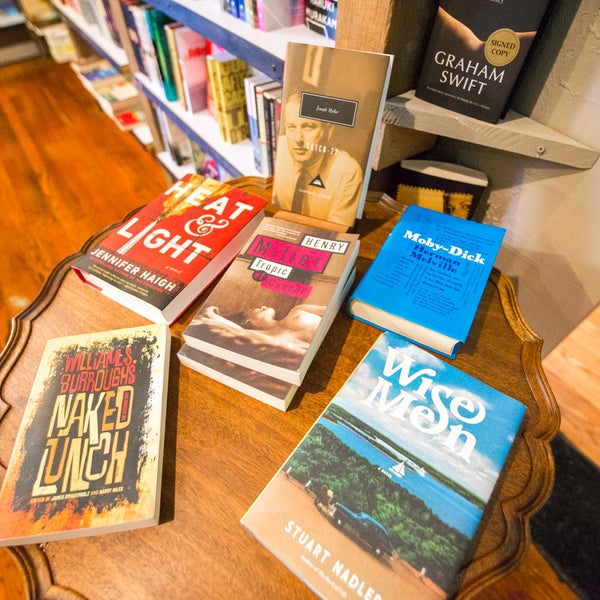 Photo prise au Roebling Point Books &amp; Coffee par Roebling Point Books &amp; Coffee le8/3/2018