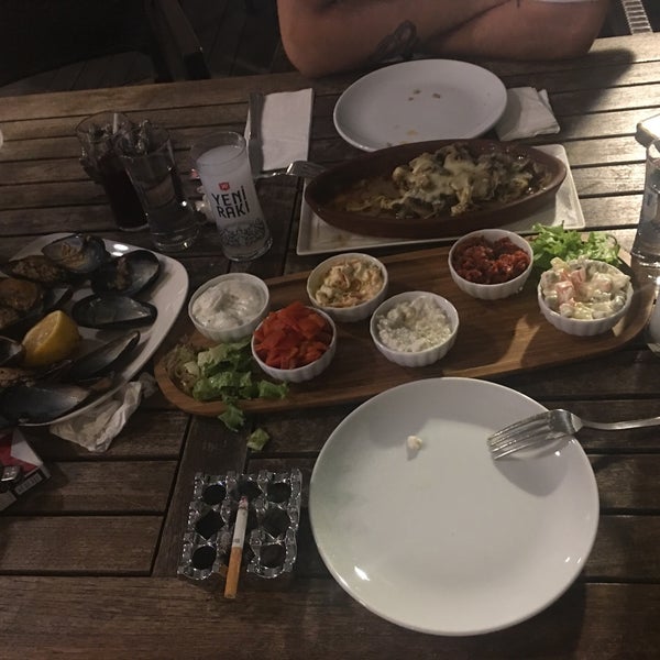 6/15/2019에 ArDa ö.님이 Karaca Cafe &amp; Restaurant에서 찍은 사진