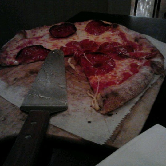 Foto diambil di Joe Mama&#39;s Pizza oleh Jeff M. pada 1/1/2013