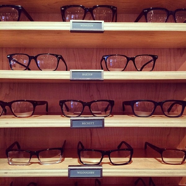Foto diambil di Warby Parker New York City HQ and Showroom oleh Meg A. pada 1/4/2014