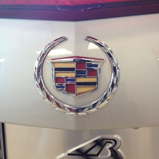 Foto diambil di Bergstrom Buick GMC Cadillac of Green Bay oleh Jake K. pada 12/8/2012