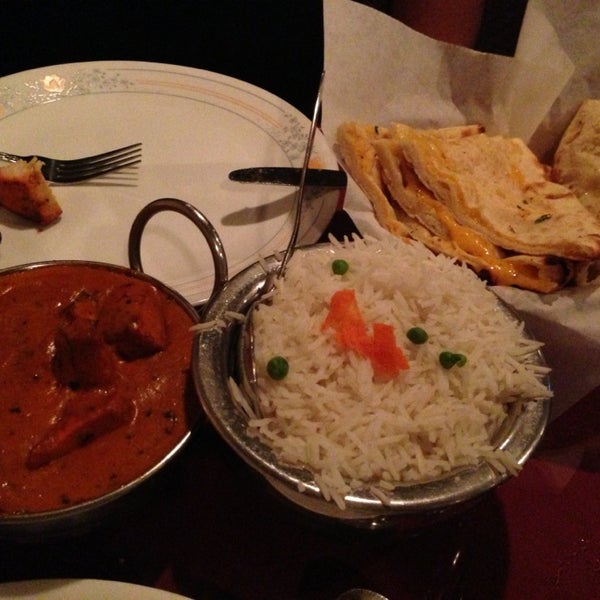5/27/2013にAndy C.がMoghul Fine Indian Cuisineで撮った写真