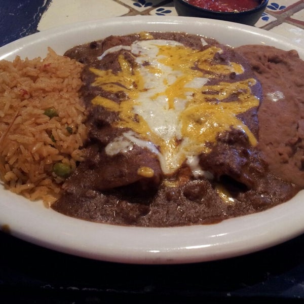 Foto tomada en Enchilada&#39;s Restaurant - Greenville  por Tina R. el 6/28/2013