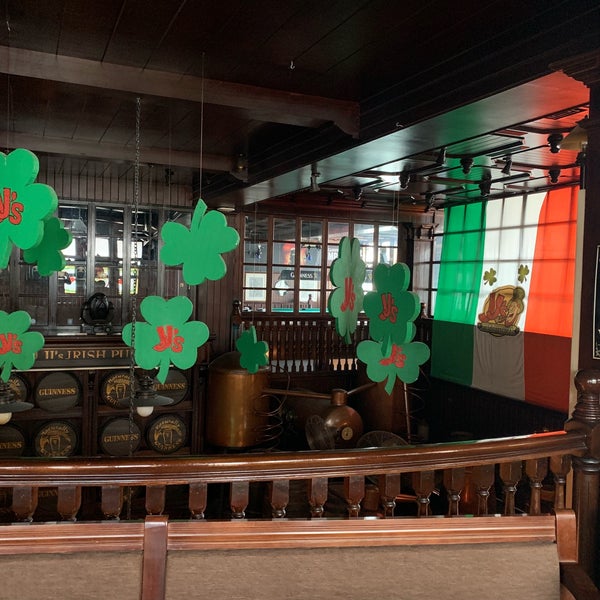 Foto tomada en JJ&#39;s Irish Restaurant &amp; Pub  por Madan P. el 10/14/2018