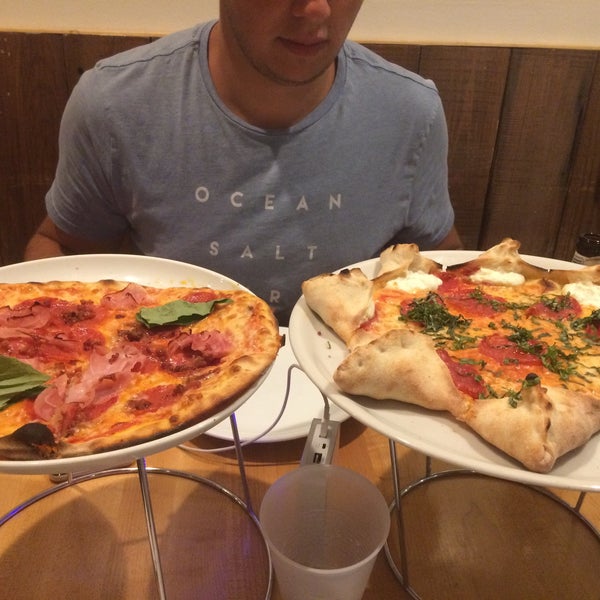 8/27/2016에 Маквала В.님이 Mister O1 Extraordinary Pizza에서 찍은 사진