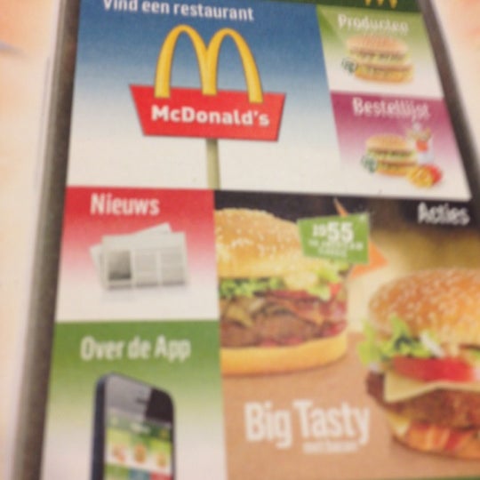 รูปภาพถ่ายที่ McDonald&#39;s โดย Jasper K. เมื่อ 12/8/2012