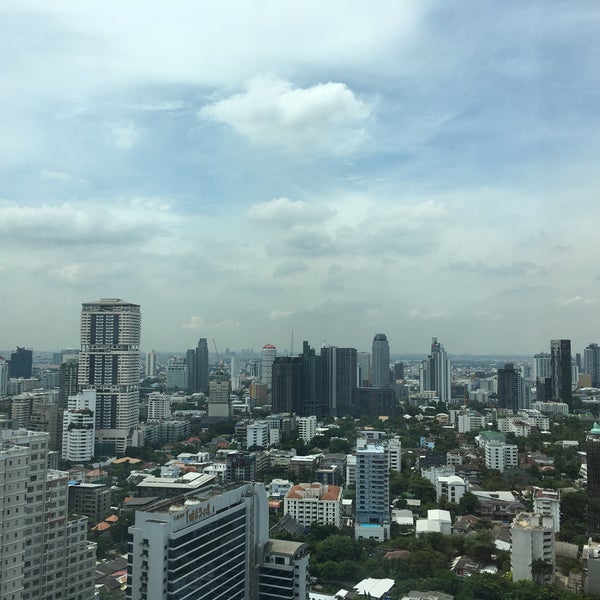 Das Foto wurde bei Sukhumvit Park, Bangkok - Marriott Executive Apartments von JI MIN H. am 7/10/2017 aufgenommen