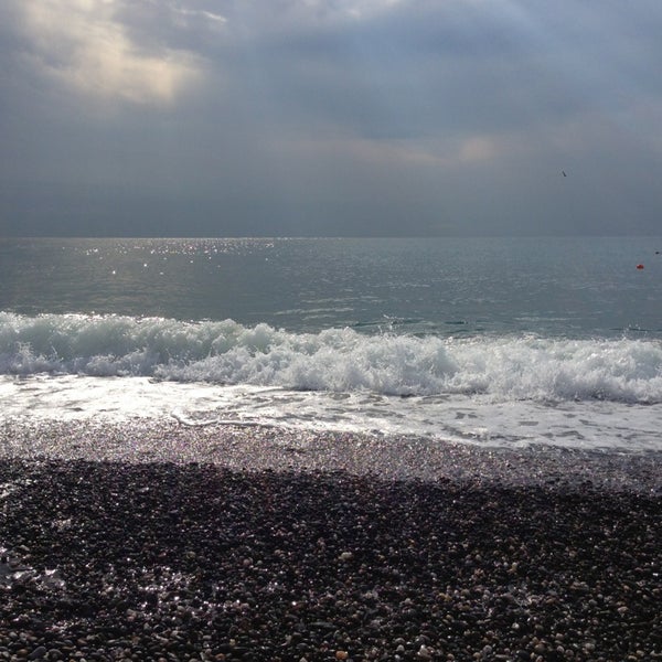 Пляж пансионата море Алушта