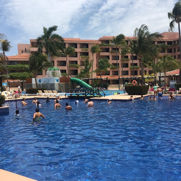 Photo taken at Barceló Huatulco Beach Resort by Tania E. on 6/8/2018