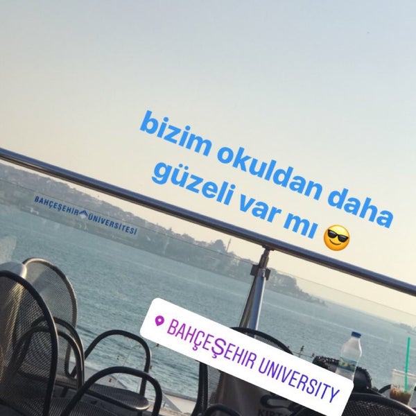 Foto tirada no(a) Bahçeşehir Üniversitesi por ghazal n. em 11/8/2017