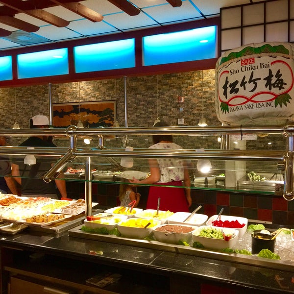 Photo taken at Ginza Japanese Buffet by Oleksii S. on 5/21/2017