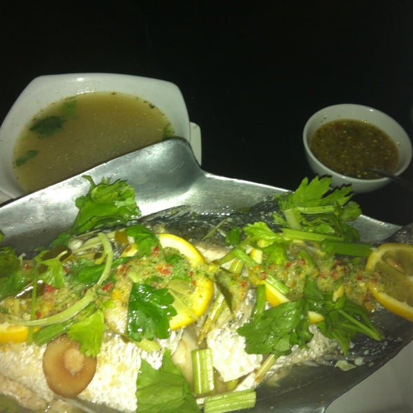 4/22/2014 tarihinde Cindy, Realtorziyaretçi tarafından Darabar Secret Thai Cuisine'de çekilen fotoğraf