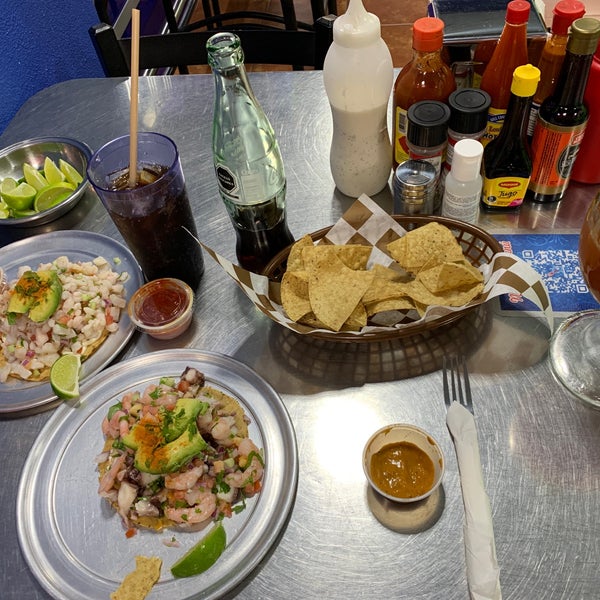 Fish N Tails Oyster Bar 3 visitors