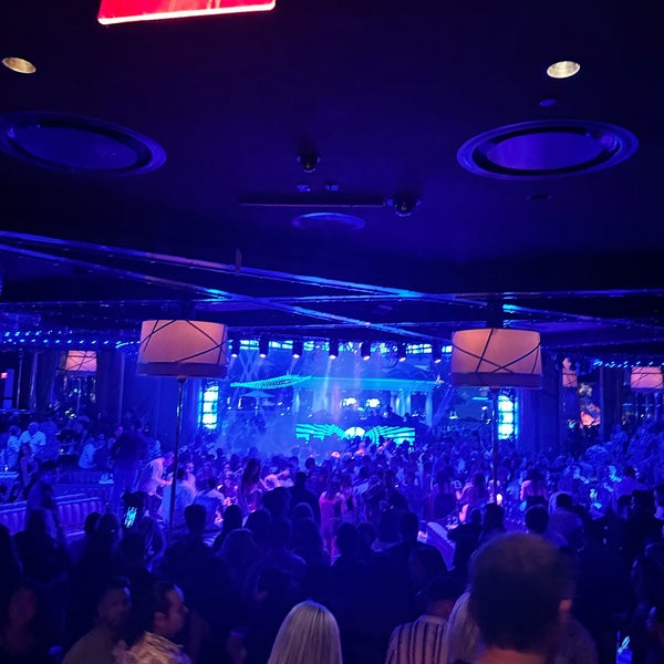 6/10/2023 tarihinde Jeffrey L.ziyaretçi tarafından XS Nightclub'de çekilen fotoğraf