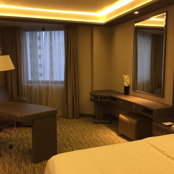 Foto diambil di M Hotel Singapore oleh s∂k∂ pada 2/4/2018