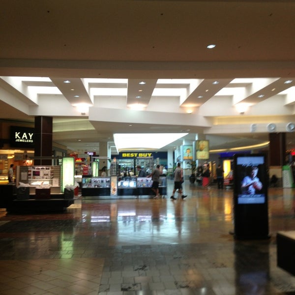 6/11/2014에 World Travels 24님이 Capital Mall에서 찍은 사진