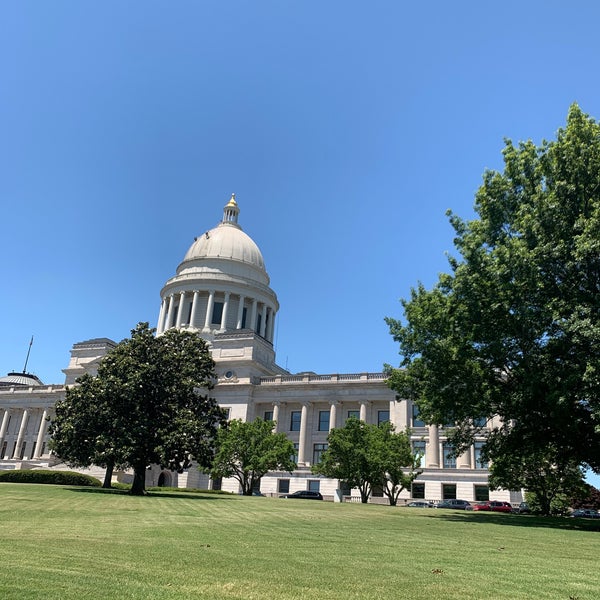 Foto diambil di Arkansas State Capitol oleh World Travels 24 pada 6/12/2020