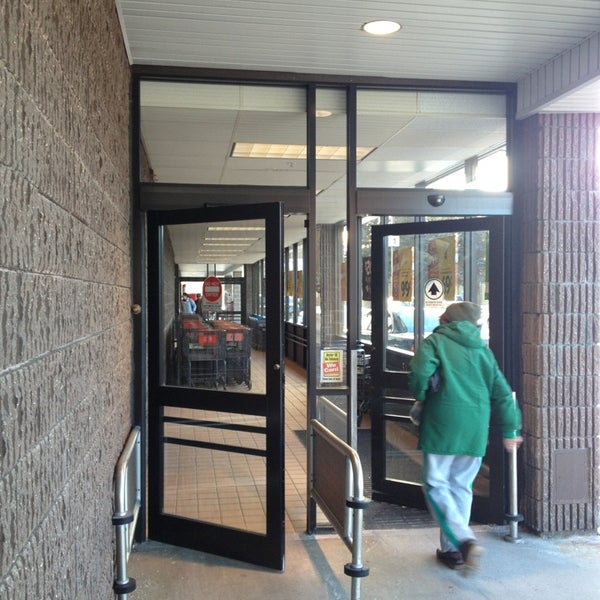 Hannaford Pharmacy 299 Elm St