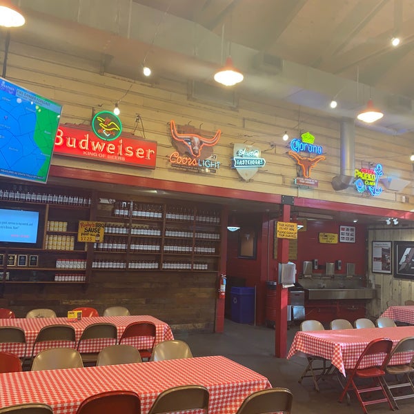 Photo taken at Rudy&#39;s Country Store &amp; Bar-B-Q by World Travels 24 on 7/17/2020