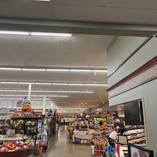 Stater Bros. Markets (Now Closed) Grocery Store in Central Escondido