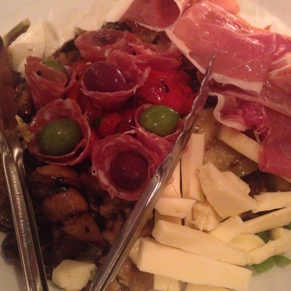 The antipasto appetizer is delicious.  My favorite appetizer of any restaurant!