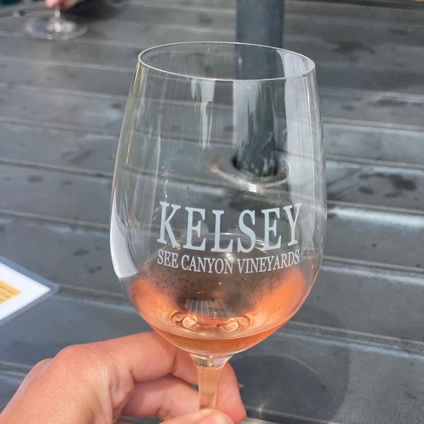 Foto scattata a Kelsey See Canyon Vineyards da Hollie S. il 4/2/2022