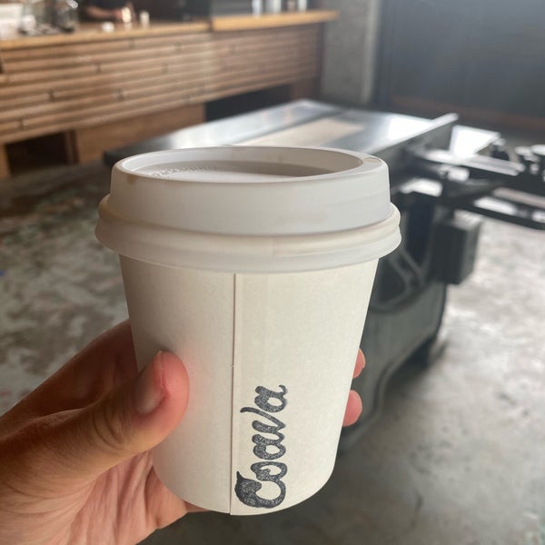 Foto tomada en Coava Coffee Roasters Cafe  por Hollie S. el 2/16/2021