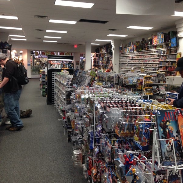 toy vault dartmouth mall