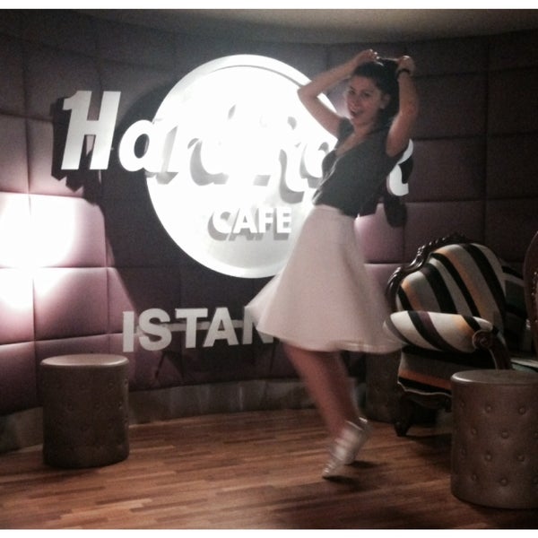 Photo taken at Hard Rock Cafe Istanbul by Sedef A. on 5/23/2015
