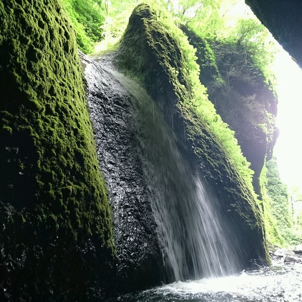 シワガラの滝 Waterfall In 美方群新温泉町